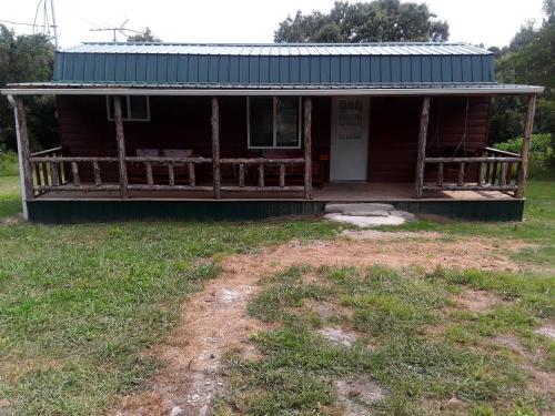 Lofted Cabin with Hot-Tub and Countryside Views in Marshall, Arkansas, Marshall