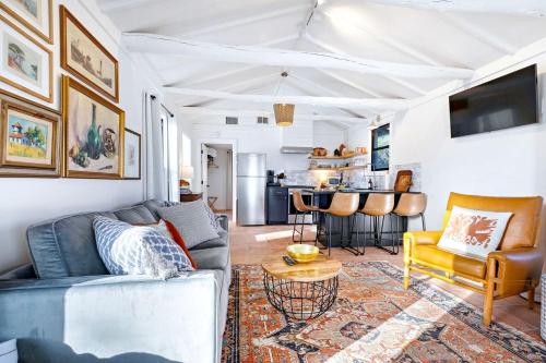 Pet-Friendly Glamping Cabin, with River Access in Ingram, Texas in Хант