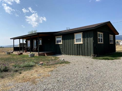 . Secluded Modern Vacation Home with Madison Range Views near Ennis Lake, McAllister Montana