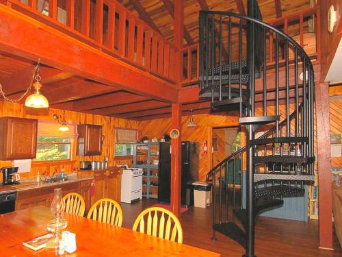 Cozy Vacation Cabin near Allegheny State Forest, Pennsylvania in Penfield (PA)