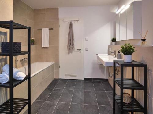 Fürdőszoba, Exklusive Panorama-Ferienwohnung für bis zu 6 Personen in Bad Aibling (Exklusive Panorama-Ferienwohnung fur bis zu 6 Personen in Bad Aibling) in Bad Aibling