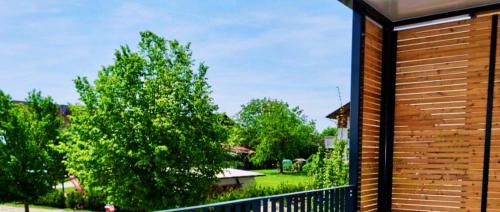 Kert, Exklusive Panorama-Ferienwohnung für bis zu 6 Personen in Bad Aibling (Exklusive Panorama-Ferienwohnung fur bis zu 6 Personen in Bad Aibling) in Bad Aibling