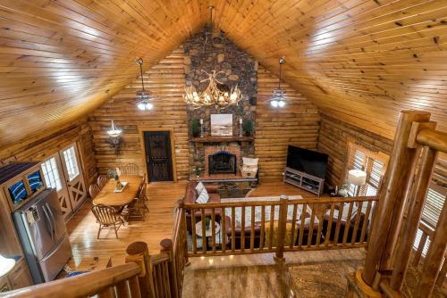 Luxurious Vacation Rental for Groups near Hoosier National Forest, Indiana in Σκοτσμπεργκ(Ιντιάνα)