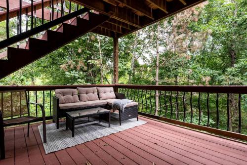 Luxurious Vacation Rental for Groups near Hoosier National Forest, Indiana in Σκοτσμπεργκ(Ιντιάνα)