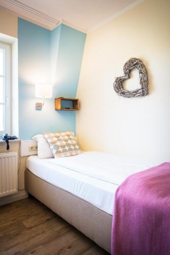 1 twin bed