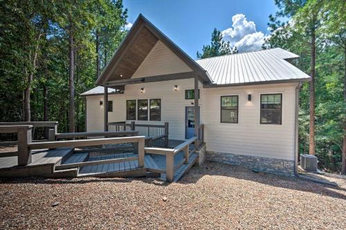 Luxury Broken Bow Cabin with a Sauna and a Hot Tub, Stephens Gap