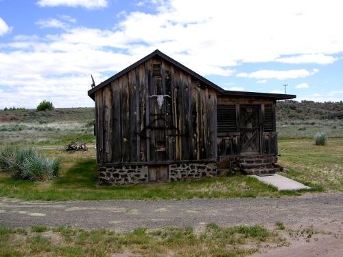 Granary Fishing Cabin Adjacent to Fishing Lakes in Tygh Valley, Oregon in Moro (OR)