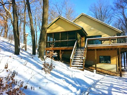 . Rustic Cabin Rental with Waterfront Views on Lake Sylvia near St. Cloud, Minnesota