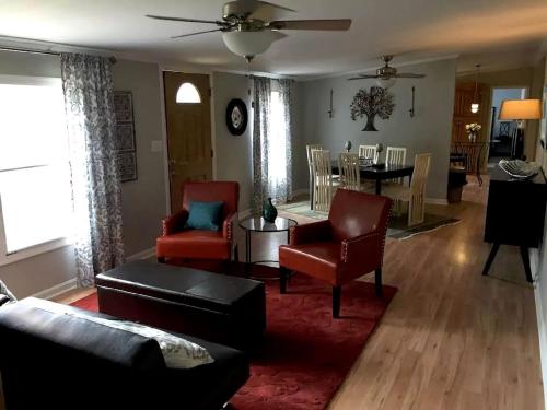 Spacious Modular Rental on Huge Horse and Cattle Farm near Charlottesville, Virginia in กอร์ดอนวิลล์ (VA)