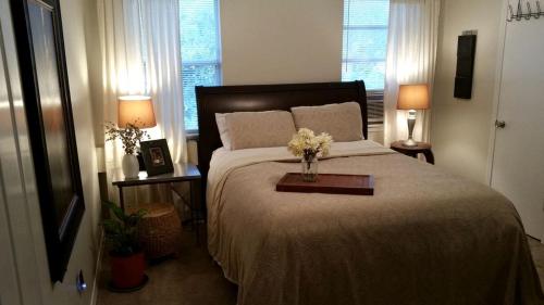 Beautiful Waterfront Cottage Rental with a Pool near New Orleans, Louisiana in Slidell