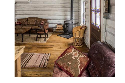 Adobe Cottage on Organic Farm Stay near Taos, New Mexico in Arroyo Seco