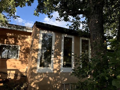 Adobe Cottage on Organic Farm Stay near Taos, New Mexico in Arroyo Seco