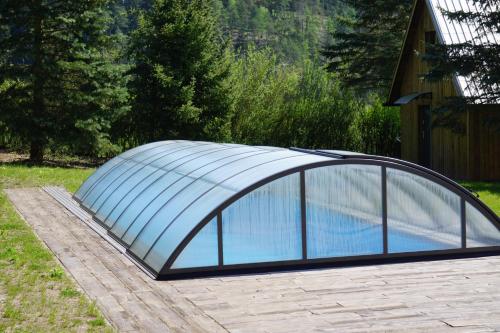 Úszómedence, Chaty Břeh a Les (Chaty Breh a Les) in Vraz U Pisku