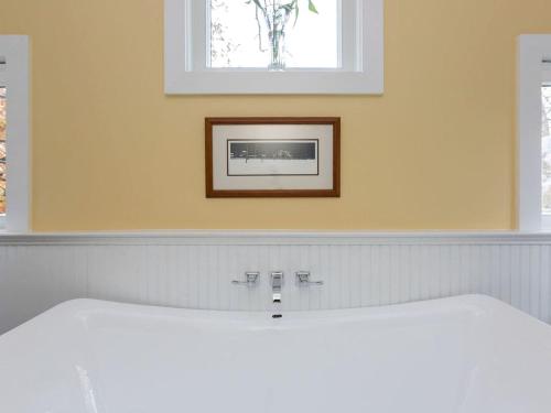 Exquisite Sunny Cabin Rental with a Hot Tub in Front Royal, Virginia in Front Royal (VA)