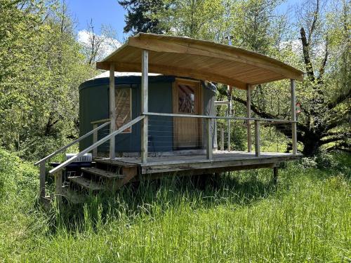 Amazing Romantic Yurt with Spectacular Landscape Views in Oregon, Philomath