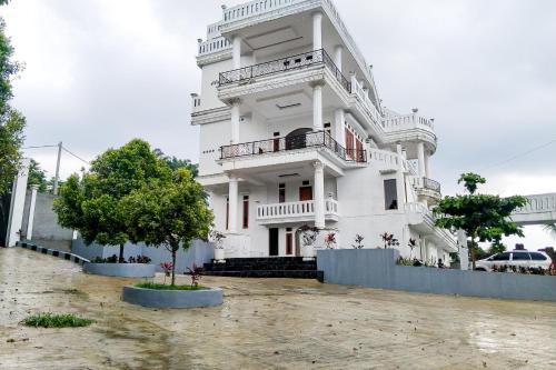 Entrada, RedDoorz Near Gunung Salak in Taman Sari