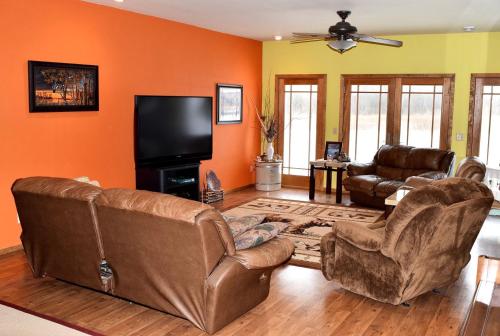 Stylish Vacation Rental near Lake of the Woods in Warroad, Minnesota