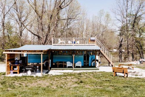 . Rustic Bus Accommodation Perfect for Glamping in Missouri