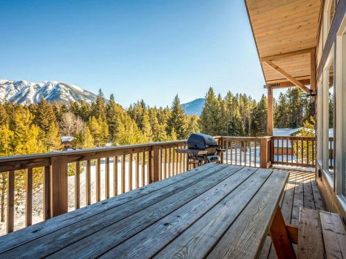 Lovely Family Cabin Rental for an Outdoor Getaway near Whitefish, Montana in เวสต์ กลาเซียร์(MT)