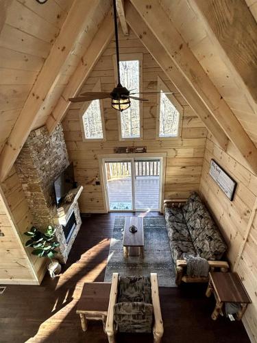Charming Cabin with Hot-tub and Stunning Views in Campbellsville, Kentucky in 坎貝爾斯威爾
