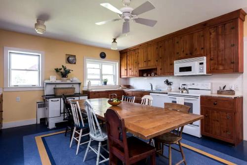 Secluded Cottage Rental with a Fireplace in Greenville, New York in Greenville Center (NY)