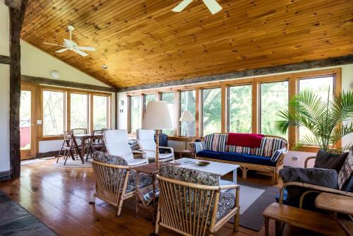 Secluded Cottage Rental with a Fireplace in Greenville, New York in Greenville Center (NY)
