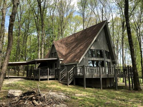 Unique A-Frame Cabin Rental on a Farm in Mount Juliet near Nashville, Tennessee in Lavergne (TN)