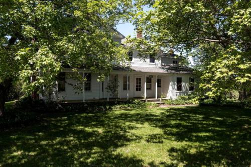 Secluded Cottage Rental with a Fireplace in Greenville, New York in Greenville Center (NY)