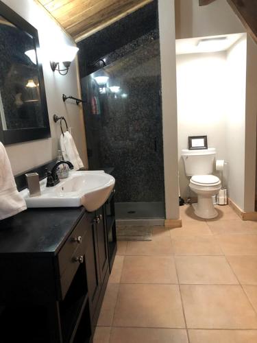 Unique A-Frame Cabin Rental on a Farm in Mount Juliet near Nashville, Tennessee in Lavergne (TN)