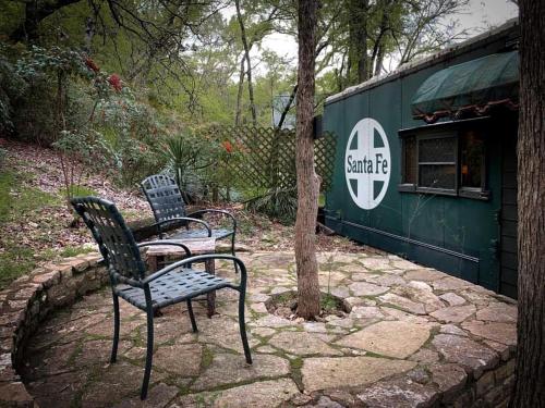 Sleep in Authentic Railcar Rental for Unique Experience near Fort Worth, Glen Rose (Foto 7)