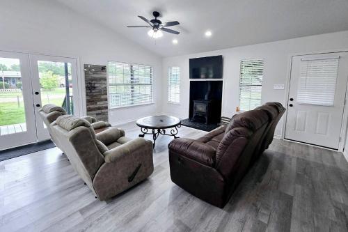 Modern Vacation Rental near Lake Fork for a Fantastic Family Getaway in Texas in Yantis (TX)