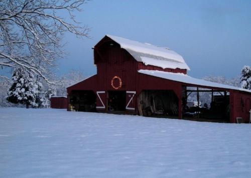 Viesnīcas āriene, Two-Bedroom, One Bathroom Cottage on 250-Acre Cattle Farm for Getaway near Richmond, Virginia in Scottsville (VA)