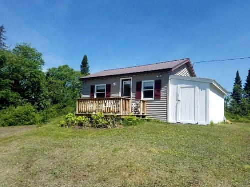 Family Cabin in Stewartstown for a New Hampshire Weekend Getaway in Colebrook (NH)