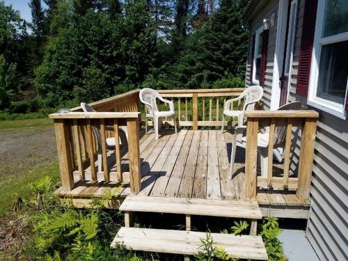 Family Cabin in Stewartstown for a New Hampshire Weekend Getaway in Colebrook (NH)