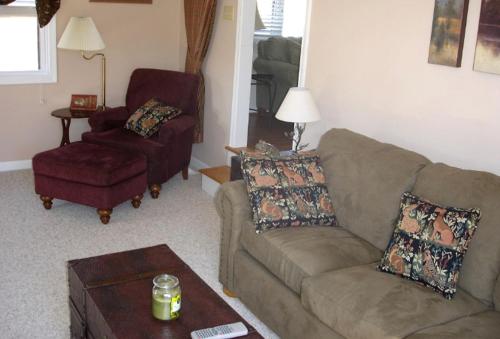 Charming Cottage Overlooking Gorgeous Citation Bass and Bream Pond near Charlottesville in Gordonsville (Virginia)
