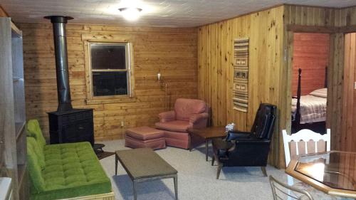 Charming Cabin Rental with Private Front Deck near Bangor, Maine in Dexter (ME)