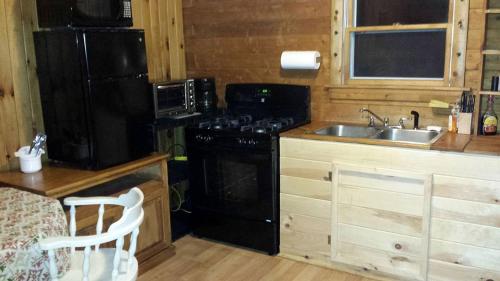 Charming Cabin Rental with Private Front Deck near Bangor, Maine in Dexter (ME)