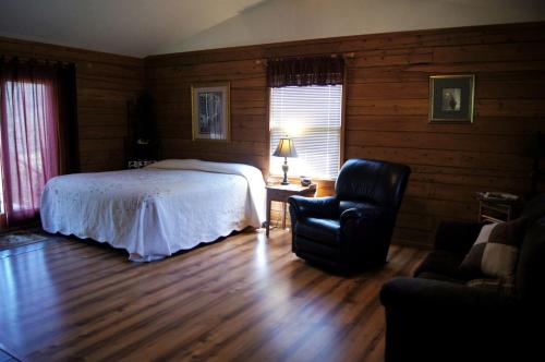 Secluded Cabin Ideal for a Romantic Getaway in the Umpqua River Valley of Oregon in Rice Hill (OR)