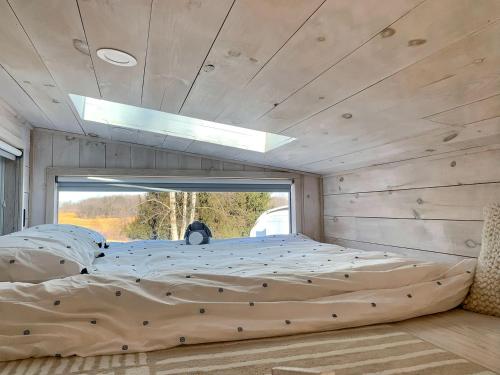 Cozy Tiny House on a Farm in Fredericksburg, Indiana - Perfect Romantic Glamping Destination in Salem (IN)