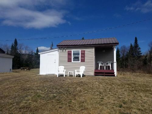 Cozy Cabin Rental for a Weekend Getaway in New Hampshire in Colebrook (NH)