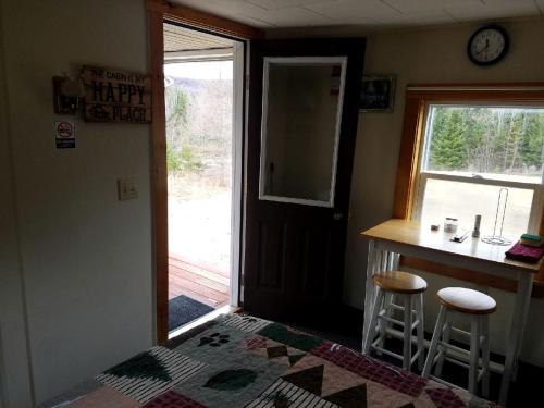 Cozy Cabin Rental for a Weekend Getaway in New Hampshire in Colebrook (NH)