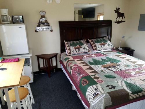 Cozy Cabin Rental for a Weekend Getaway in New Hampshire in Colebrook (NH)