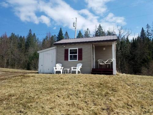 Cozy Cabin Rental for a Weekend Getaway in New Hampshire in Colebrook (NH)