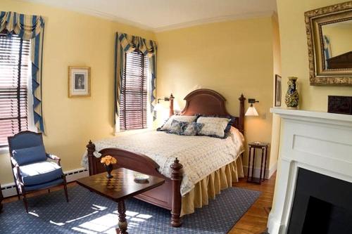 1856 Manor Vacation Rental on Huge Horse and Cattle Farm near Charlottesville, Virginia in กอร์ดอนวิลล์ (VA)