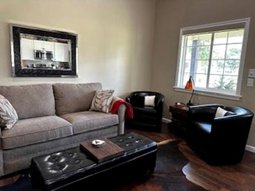 Comfy Equipped Lodge Great for a Peaceful Getaway in Texas in Waelder