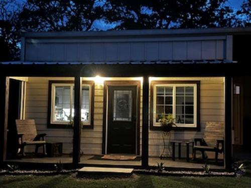 Comfy Equipped Lodge Great for a Peaceful Getaway in Texas in Waelder