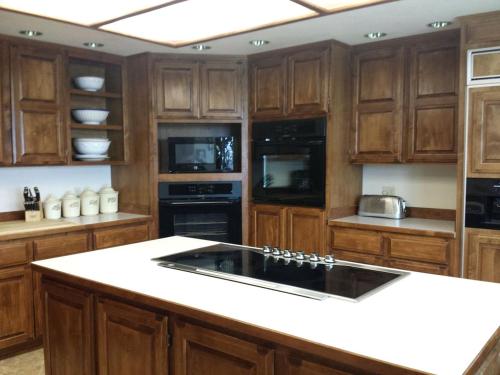 Amazing Mountainside Vacation Rental with Private Hot Springs in Hamilton, Montana in Darby (MT)