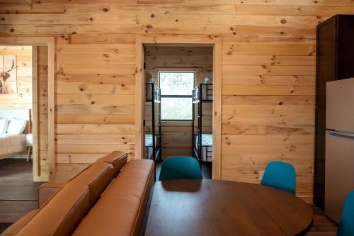 Cute Cabin Rental in Waco, for Wonderful Family Glamping in Texas in Bosqueville