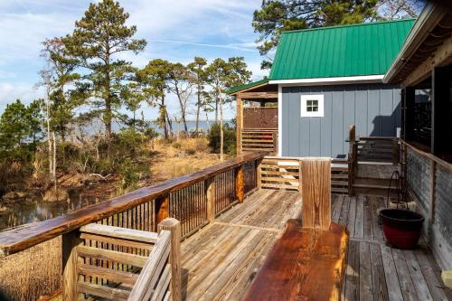 Beautifully-Decorated Soundfront Rental with a Balcony in Kitty Hawk, North Carolina in Kitty Hawk (NC)