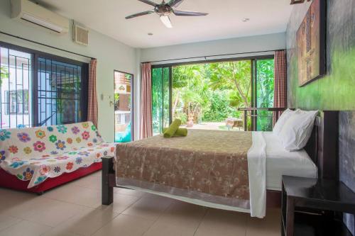 150 m from a paradise beach 3 bedrooms pool